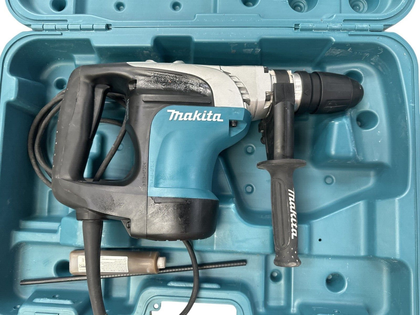 Makita HR4002 1-9/16" 10.0 Amp 2,500 Bpm Corded SDS-MAX Rotary Hammer-USED-