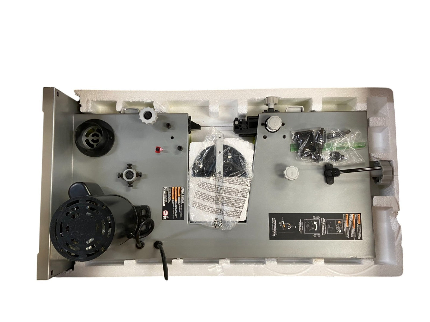 RYOBI 2.5 Amp 9 in. Band Saw - BS904G (READ DESCRIPTION!!)